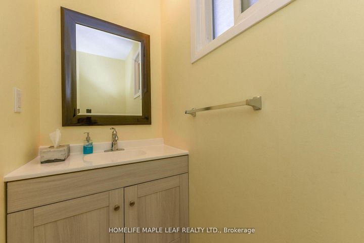 Photo 28 at 85 Enmount Drive, Southgate, Brampton