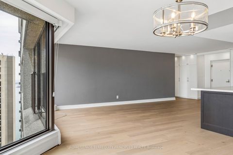 Photo 12 at 3413 - 55 Harbour Square, Waterfront Communities C1, Toronto