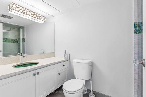 Photo 21 at 3413 - 55 Harbour Square, Waterfront Communities C1, Toronto