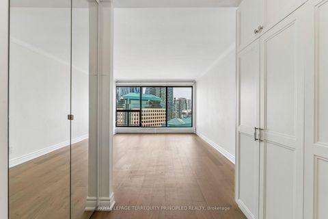 Photo 31 at 3413 - 55 Harbour Square, Waterfront Communities C1, Toronto