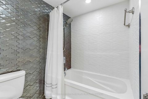 Photo 32 at 3413 - 55 Harbour Square, Waterfront Communities C1, Toronto