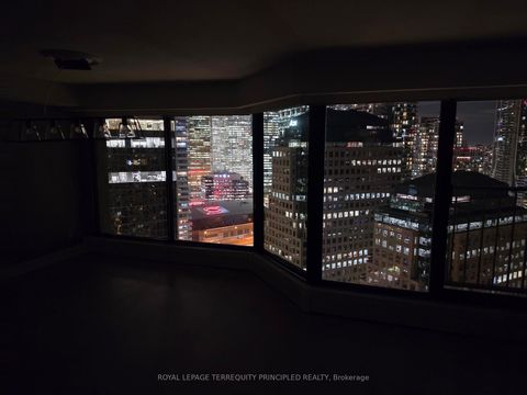 Photo 34 at 3413 - 55 Harbour Square, Waterfront Communities C1, Toronto