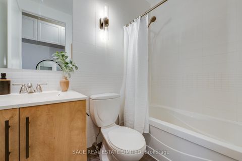 Photo 25 at 411 - 120 Homewood Avenue, North St. James Town, Toronto