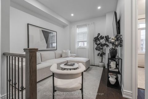 Photo 10 at 14 Queen Mary Court, East Woodbridge, Vaughan