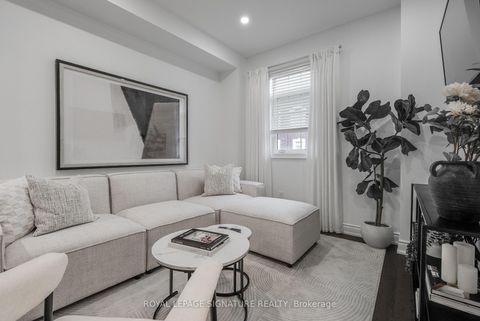 Photo 11 at 14 Queen Mary Court, East Woodbridge, Vaughan