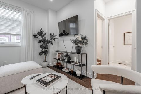 Photo 12 at 14 Queen Mary Court, East Woodbridge, Vaughan