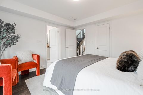 Photo 19 at 14 Queen Mary Court, East Woodbridge, Vaughan