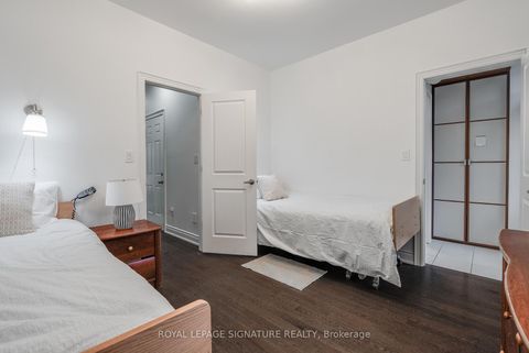 Photo 31 at 14 Queen Mary Court, East Woodbridge, Vaughan