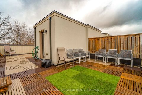 Photo 38 at 14 Queen Mary Court, East Woodbridge, Vaughan