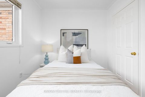 Photo 34 at 29 Queen's Plate Drive, Angus Glen, Markham