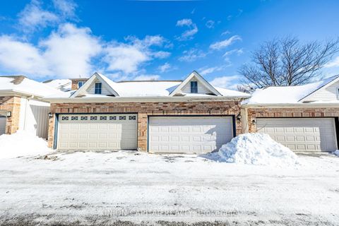Photo 46 at 29 Queen's Plate Drive, Angus Glen, Markham