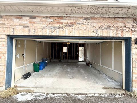 Photo 48 at 29 Queen's Plate Drive, Angus Glen, Markham