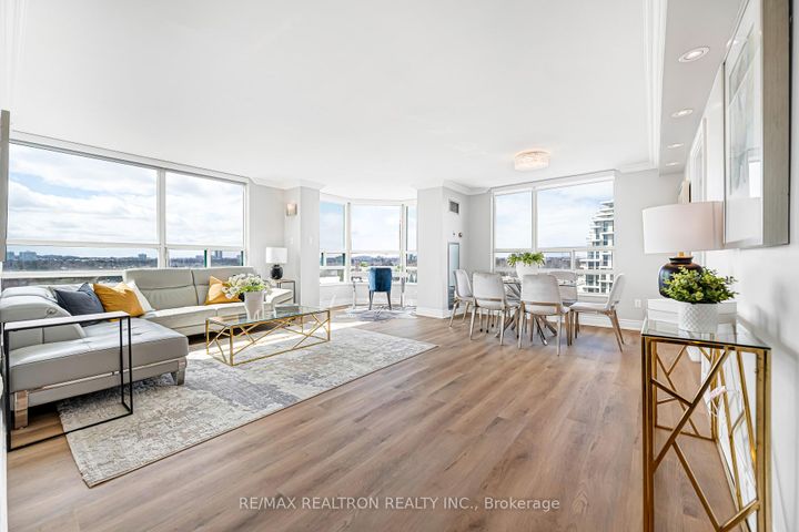 Photo 5 at 822 - 7805 Bayview Avenue, Willowbrook, Markham