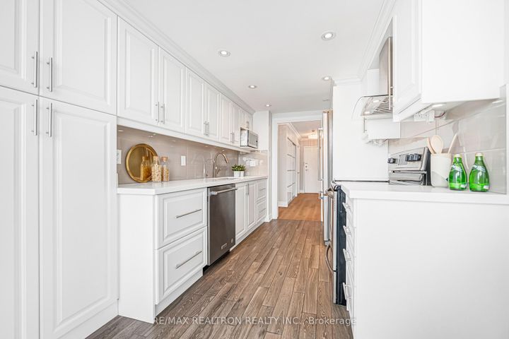 Photo 23 at 822 - 7805 Bayview Avenue, Willowbrook, Markham