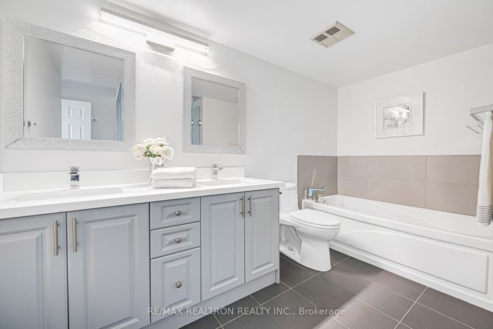 Photo 34 at 822 - 7805 Bayview Avenue, Willowbrook, Markham