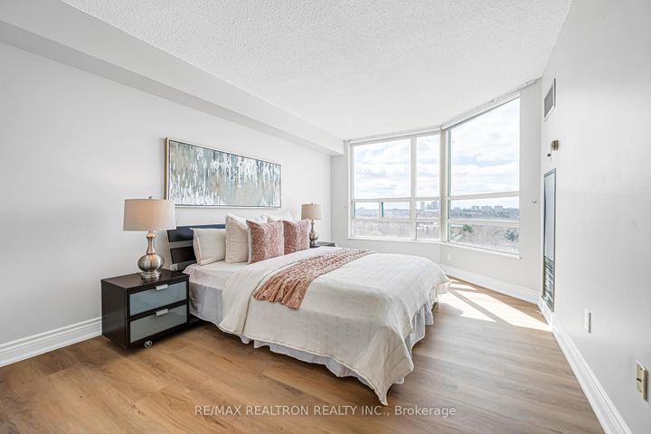 Photo 36 at 822 - 7805 Bayview Avenue, Willowbrook, Markham