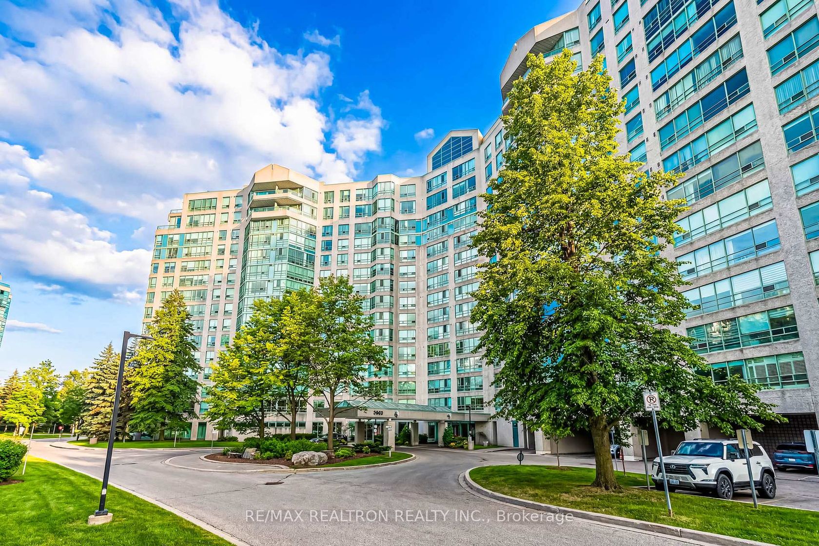 822 - 7805 Bayview Avenue, Willowbrook, Markham 2