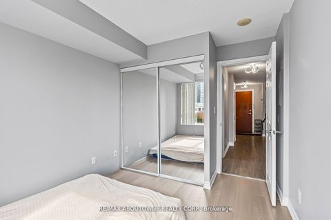 Photo 18 at 401 - 310 Burnhamthorpe Road W, City Centre, Mississauga