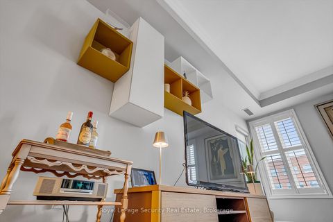 Photo 19 at 209 - 4620 Highway 7, East Woodbridge, Vaughan