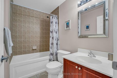 Photo 32 at 209 - 4620 Highway 7, East Woodbridge, Vaughan