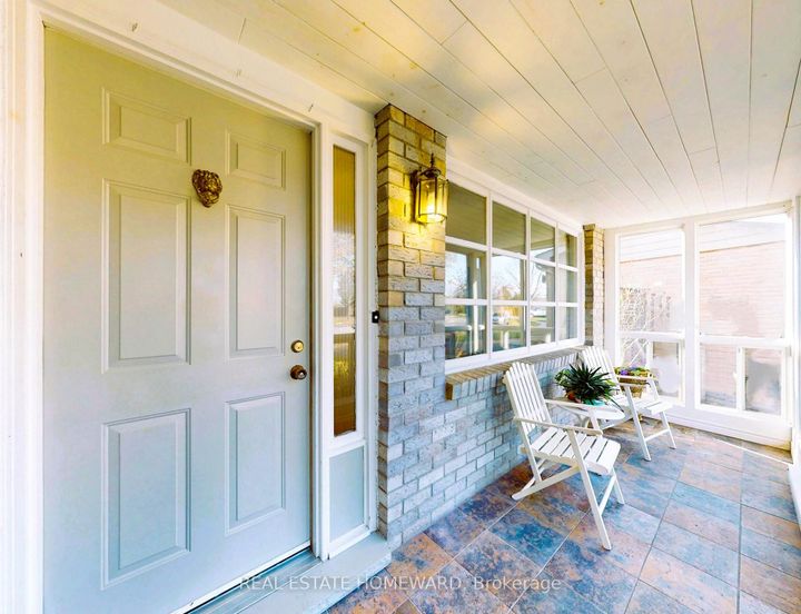 Photo 3 at 3058 Viewmount Road, WO West, Oakville