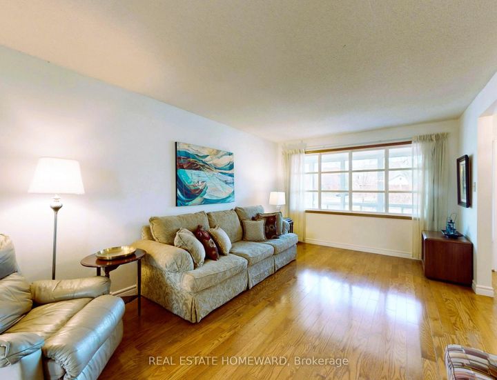 Photo 4 at 3058 Viewmount Road, WO West, Oakville