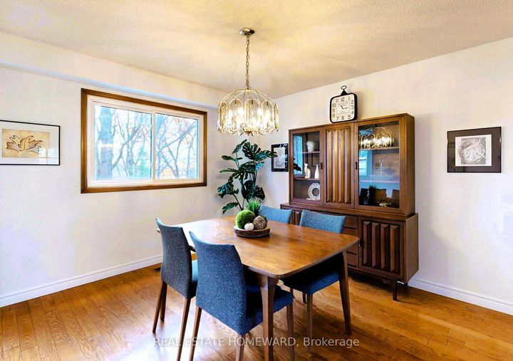 Photo 5 at 3058 Viewmount Road, WO West, Oakville