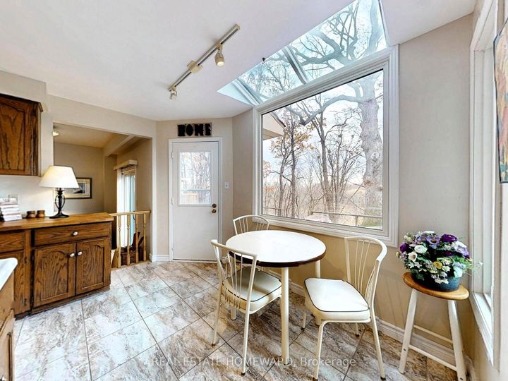 Photo 10 at 3058 Viewmount Road, WO West, Oakville