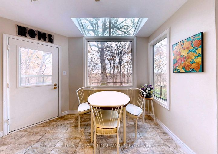 Photo 11 at 3058 Viewmount Road, WO West, Oakville