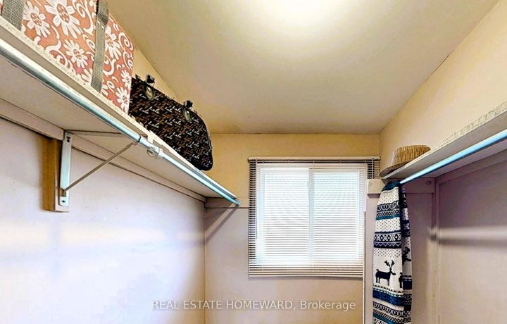 Photo 17 at 3058 Viewmount Road, WO West, Oakville