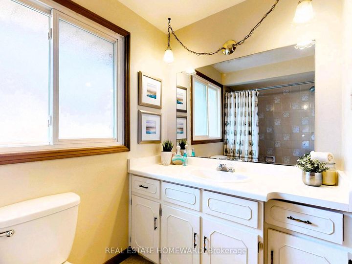 Photo 24 at 3058 Viewmount Road, WO West, Oakville