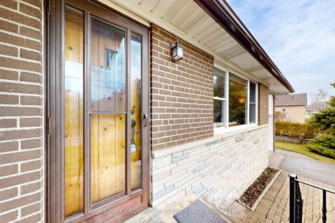 Photo 1 at 188 Maple Avenue, Harding, Richmond Hill