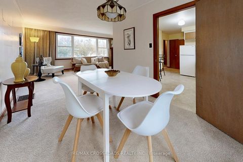 Photo 9 at 188 Maple Avenue, Harding, Richmond Hill