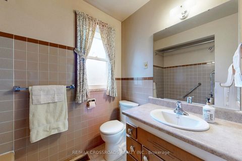 Photo 13 at 188 Maple Avenue, Harding, Richmond Hill