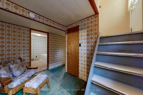 Photo 14 at 188 Maple Avenue, Harding, Richmond Hill