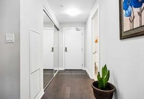 Photo 11 at Th10 - 20 Bruyeres Mews, Waterfront Communities C1, Toronto