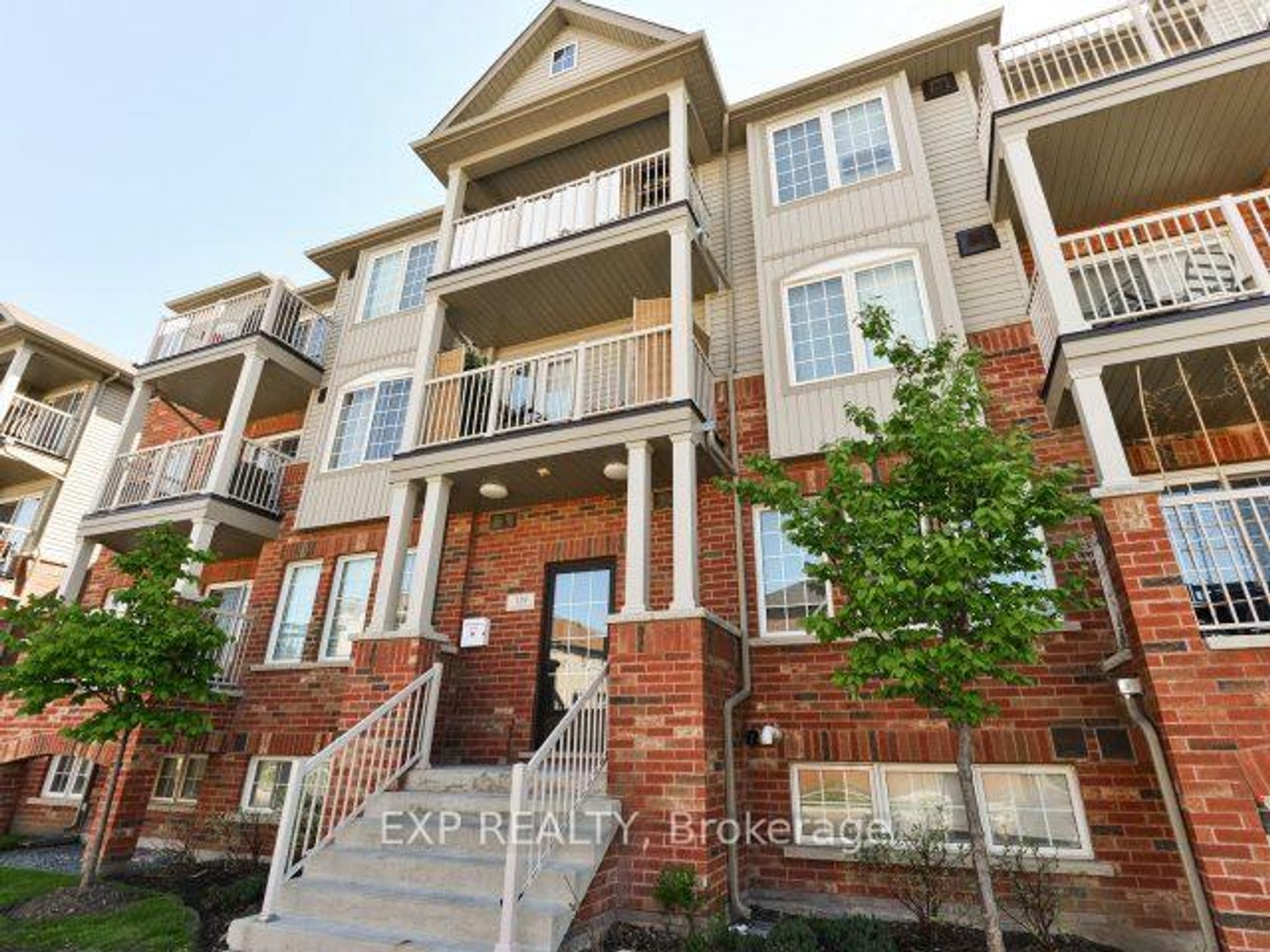 7 - 129 Isaac Devins Boulevard, Pelmo Park W5, Toronto by Loree Meneguzzi Real Estate 7 - 129 Isaac Devins Boulevard, Pelmo Park W5, Toronto