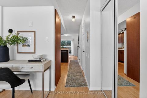 Photo 5 at 149 - 10 Merchant Lane, Dufferin Grove, Toronto