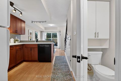 Photo 6 at 149 - 10 Merchant Lane, Dufferin Grove, Toronto