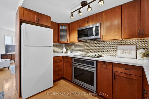 Photo 9 at 149 - 10 Merchant Lane, Dufferin Grove, Toronto