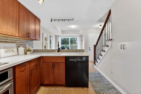 Photo 10 at 149 - 10 Merchant Lane, Dufferin Grove, Toronto