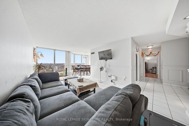 Photo 6 at 1906 - 3 Rowntree Road, Jamestown, Toronto