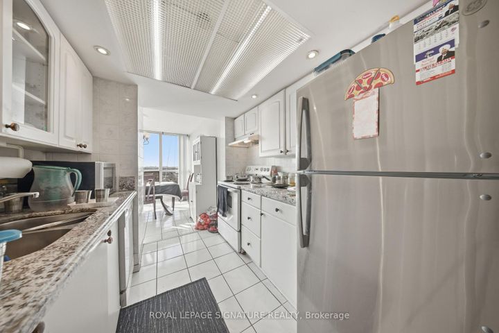 Photo 8 at 1906 - 3 Rowntree Road, Jamestown, Toronto