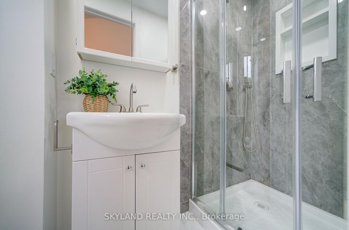 Photo 19 at 56 Upton Crescent, Milliken Mills West, Markham