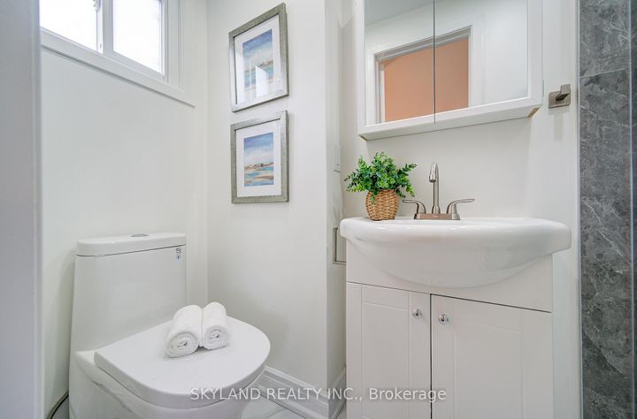 Photo 20 at 56 Upton Crescent, Milliken Mills West, Markham