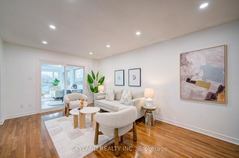 Photo 3 at 56 Upton Crescent, Milliken Mills West, Markham