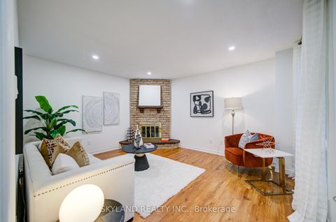 Photo 10 at 56 Upton Crescent, Milliken Mills West, Markham