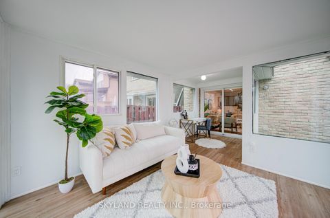 Photo 14 at 56 Upton Crescent, Milliken Mills West, Markham