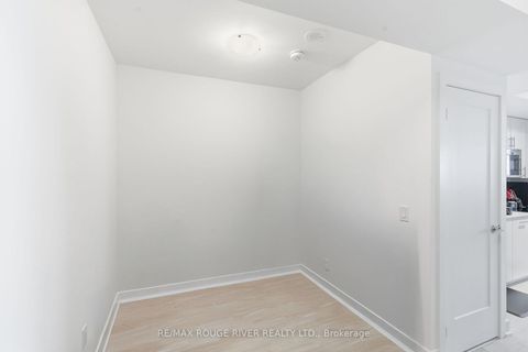 Photo 5 at 2321 - 2545 SIMCOE Street N, Windfields, Oshawa