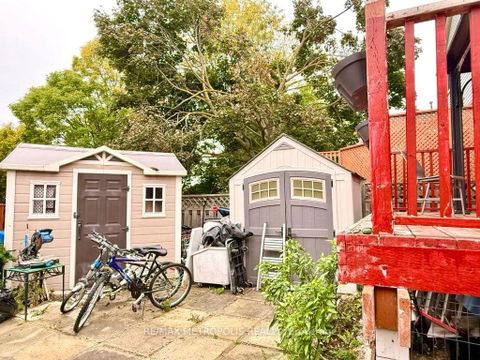 Photo 3 at 4 Shepmore Terrace, Malvern, Toronto